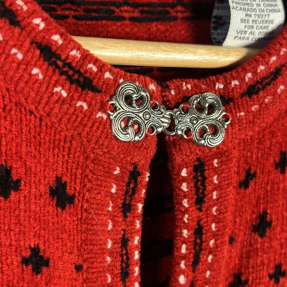 Croft & Barrow Women Medium Red Snowflake Metal Clasp Cardigan Holiday Fair Isle